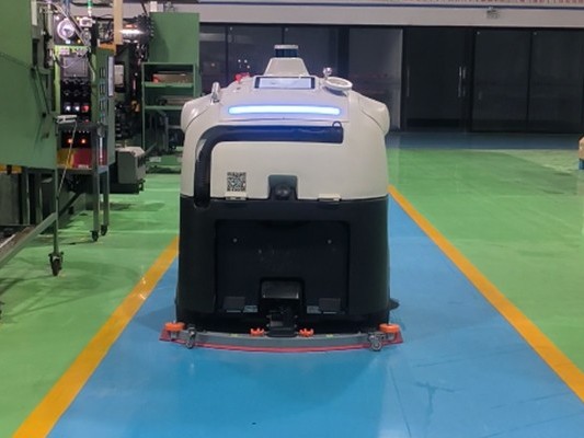 4 升水箱與 42 升水箱的較量，工業(yè)掃地機(jī)器人大揭秘！